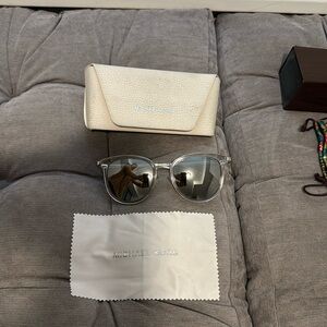 michael kors adrianna glasses mk1010